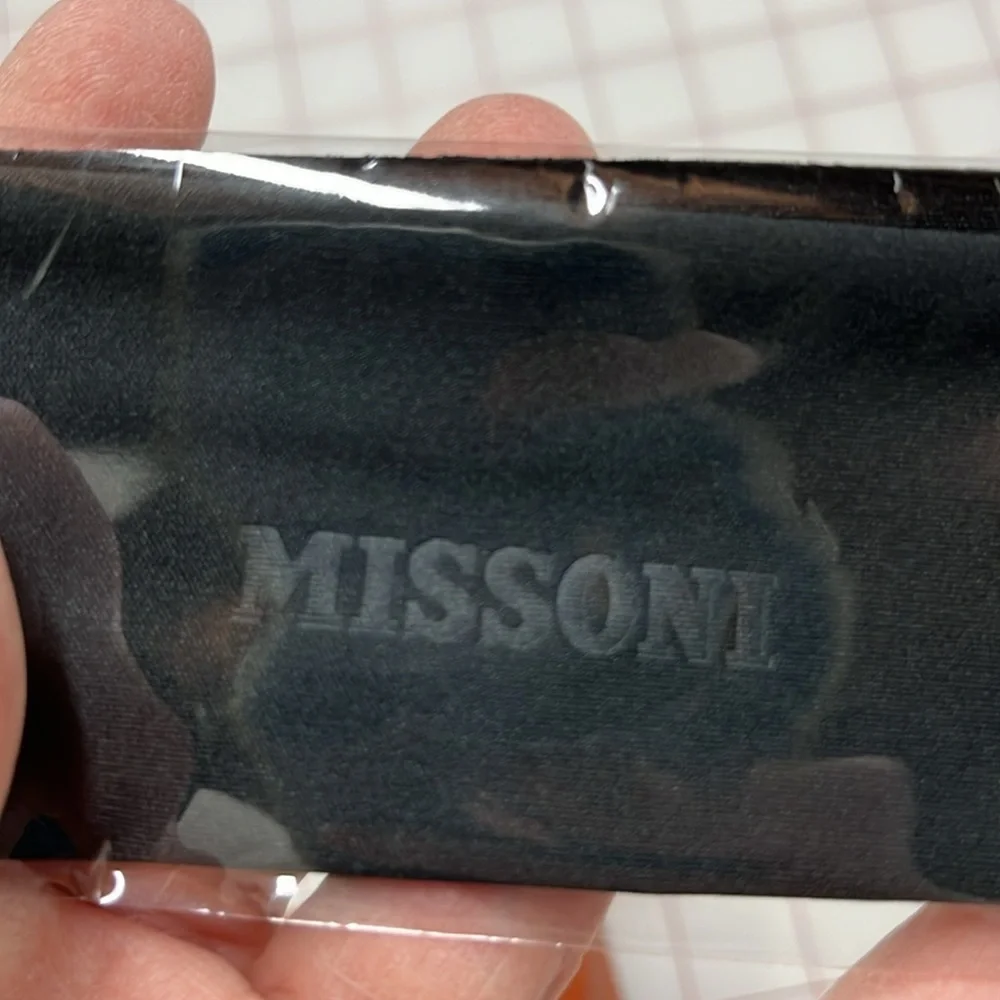 MISSONI NWT Chevron Embossed Flap Front Vegan Leather Eyeglass Case with Cloth